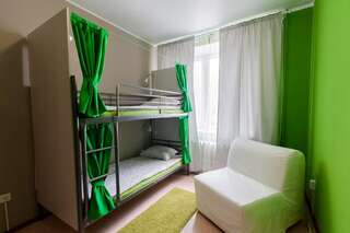 Гостиница WikiHostel Уфа Двухъярусная кровать в общем номере для мужчин и женщин-4